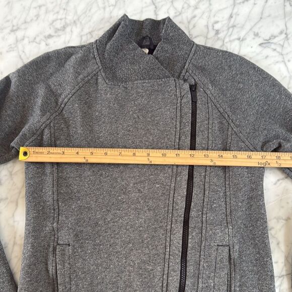 Lululemon Back To It Wrap Heathered Gray Sweater Jacket Sz 2 - Picture 3 of 8